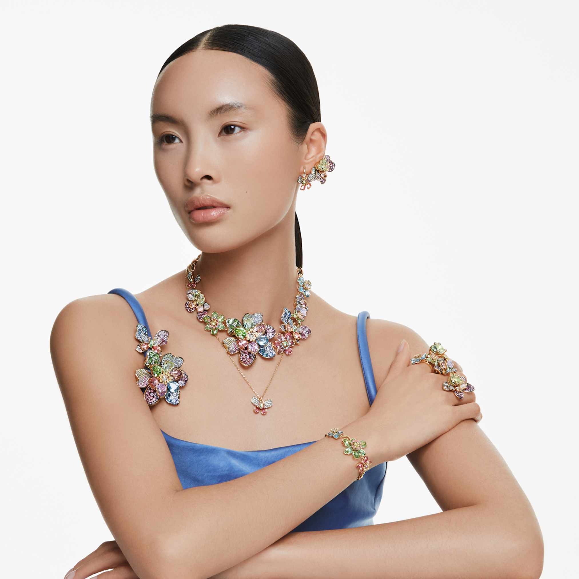 Swarovski Idyllia bracelet Mixed cuts, Flower, Multicolored, 18K gold finish